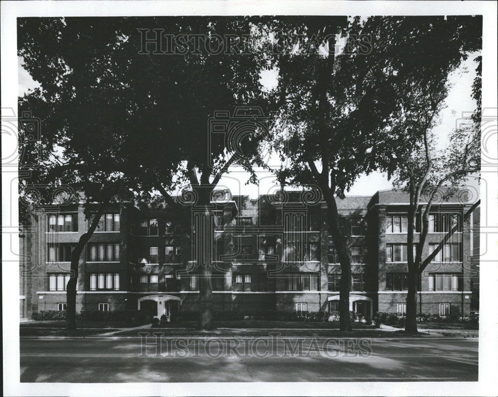 1980 Press Photo Evanston Illinois home class Ridge manor exterior view - Historic Images