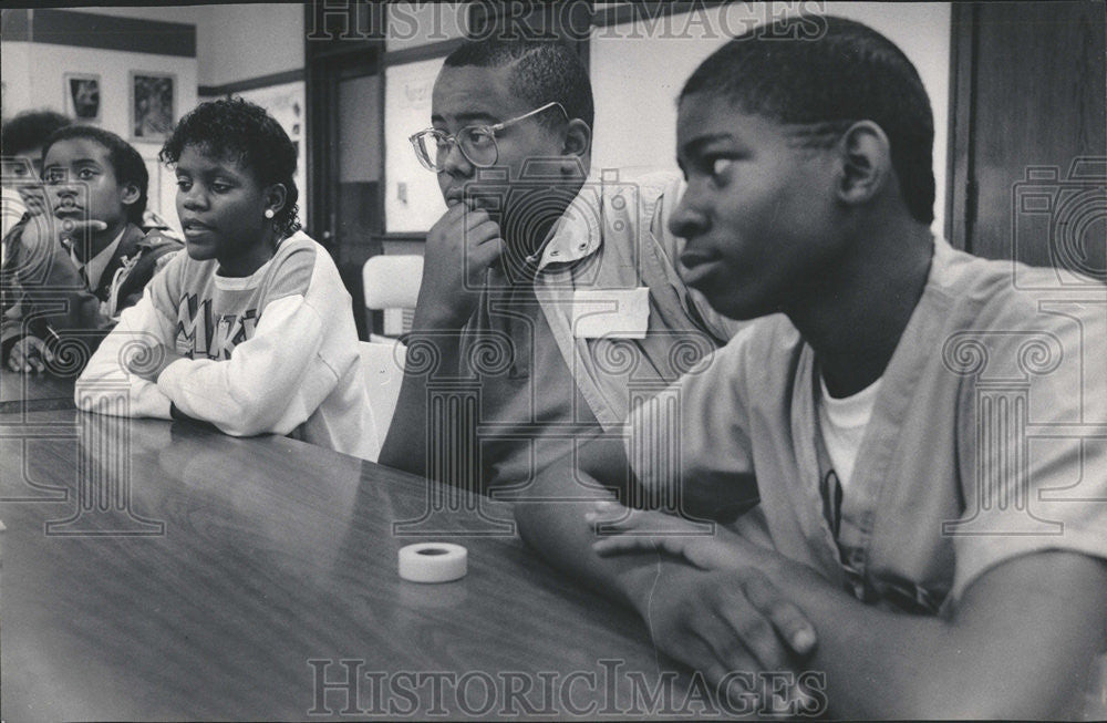 1987 Press Photo Austin High School Students and Parents - Historic Images