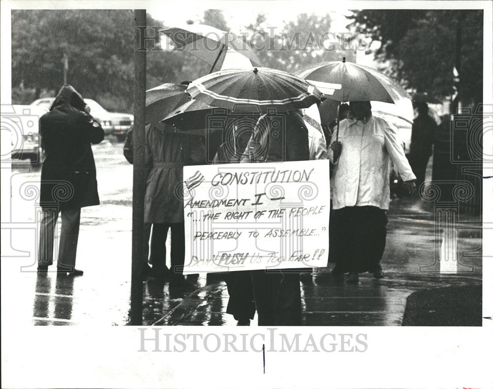 1977 Press Photo SCHOOLS PROTESTING - Historic Images