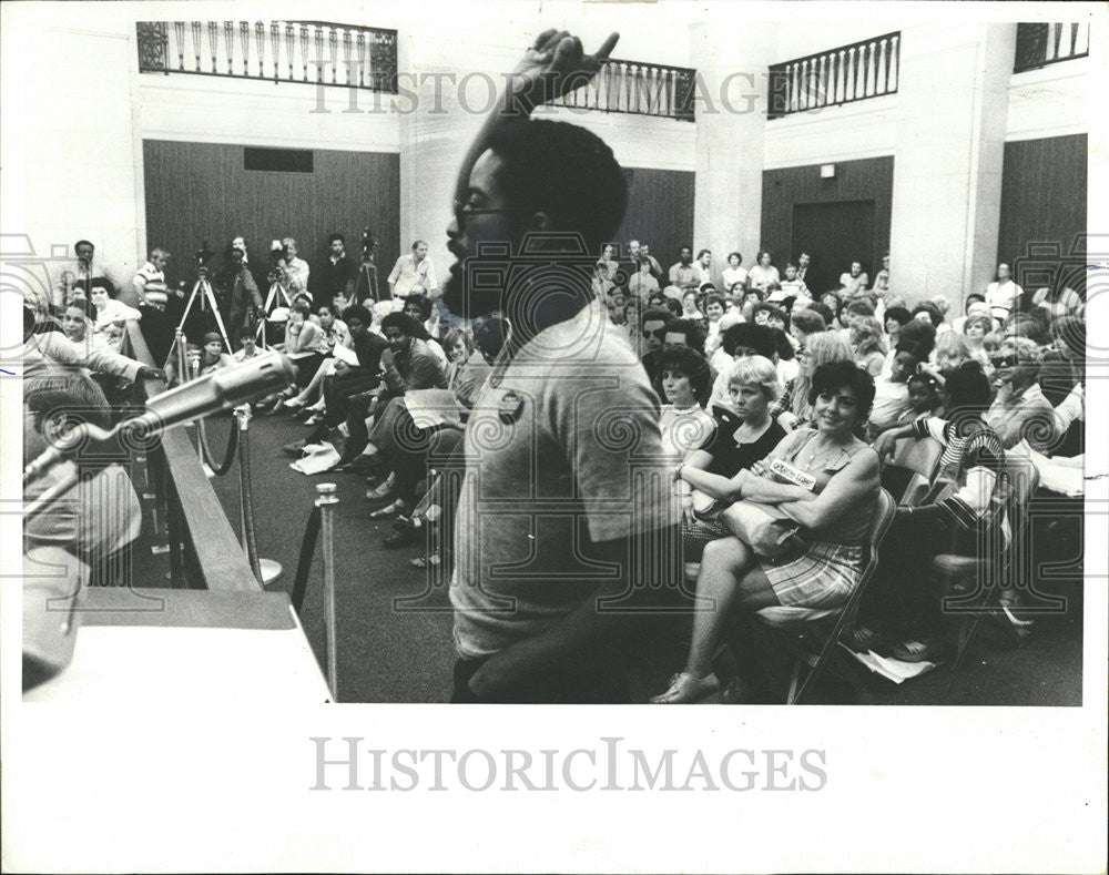 1977 Press Photo Bill Massey Cecil Lampkin Board Education place Meeting - Historic Images