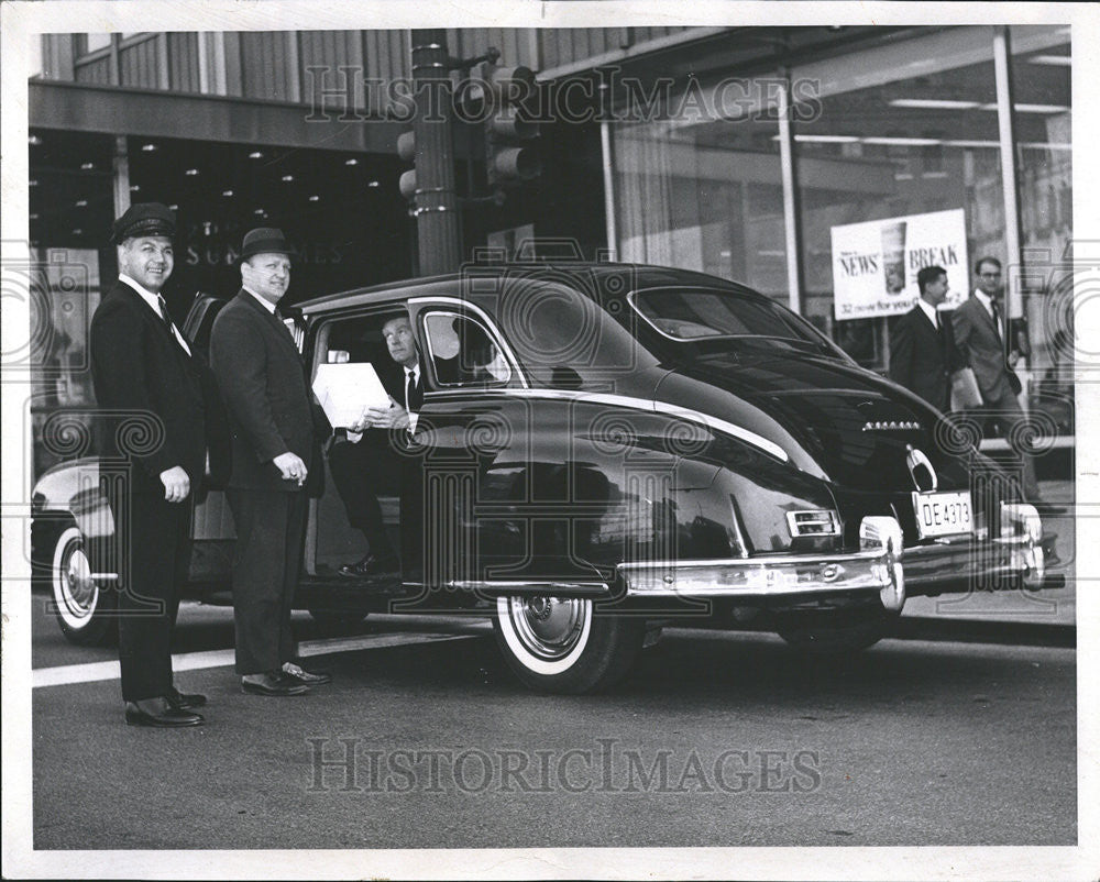 1967 Press Photo Merchandising campaign Classified Advertising Department classy - Historic Images