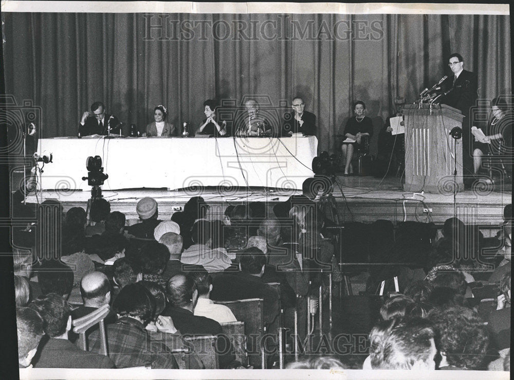 1968 Press Photo  Shore High room balcony Paul Hartrich Commission Speaking - Historic Images