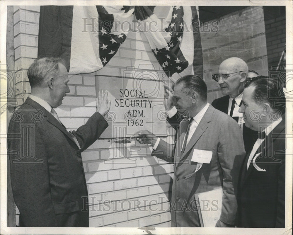 1962 Press Photo New Social Security Building Stony Island Dedication Committee - Historic Images