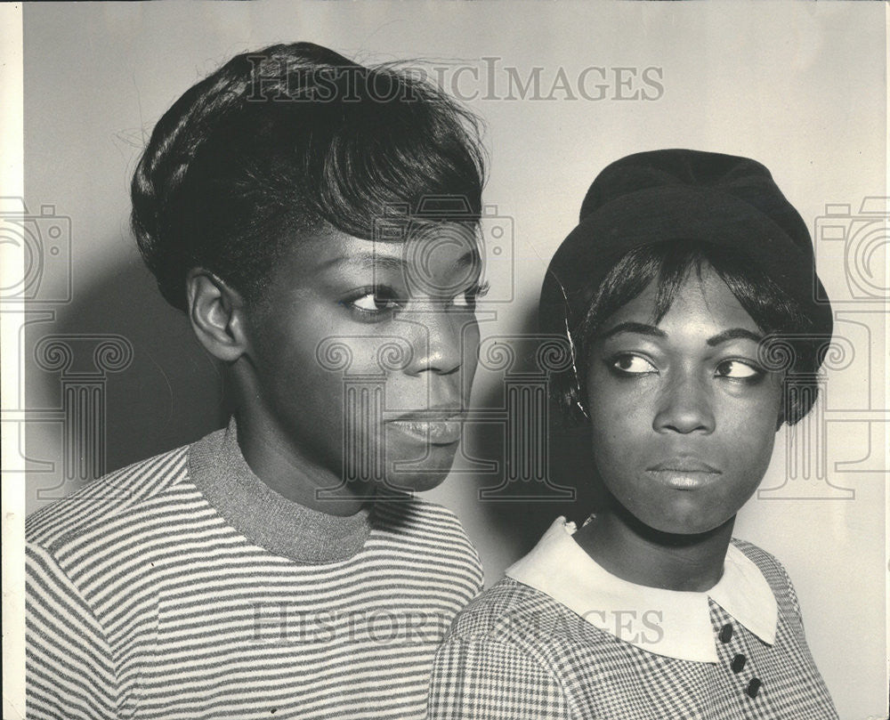 1965 Press Photo Valeria Greenwood Luella Brown Crane High School - Historic Images