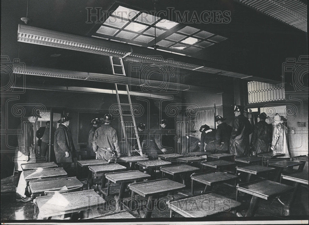 1970 Press Photo Crane High School Small Fire Men Cleaning Class Room - Historic Images