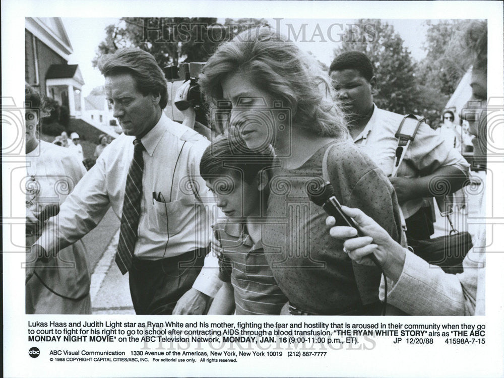 1988 Press Photo Lukas Haas Judith Light Ryan White Story Movie Aids - Historic Images