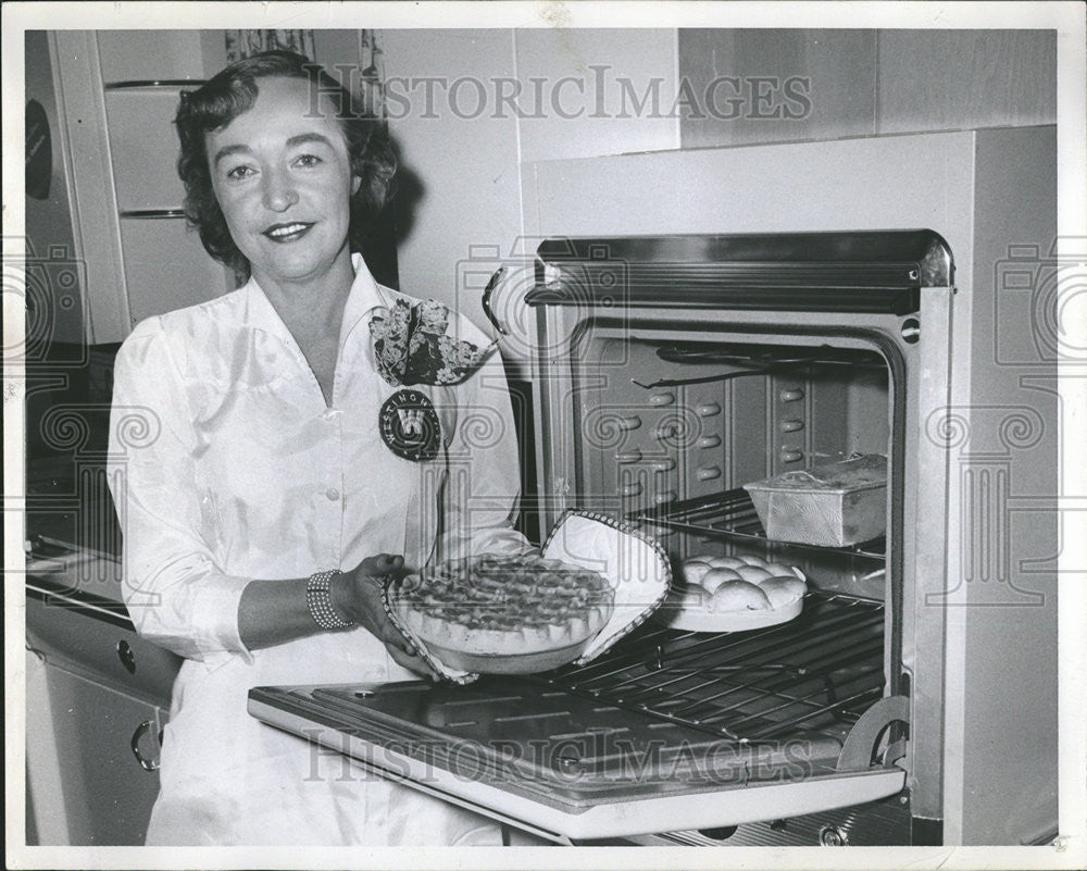 1959 Press Photo Westinghouse Oven Ruth Laird Denver Home Show Cooking School - Historic Images