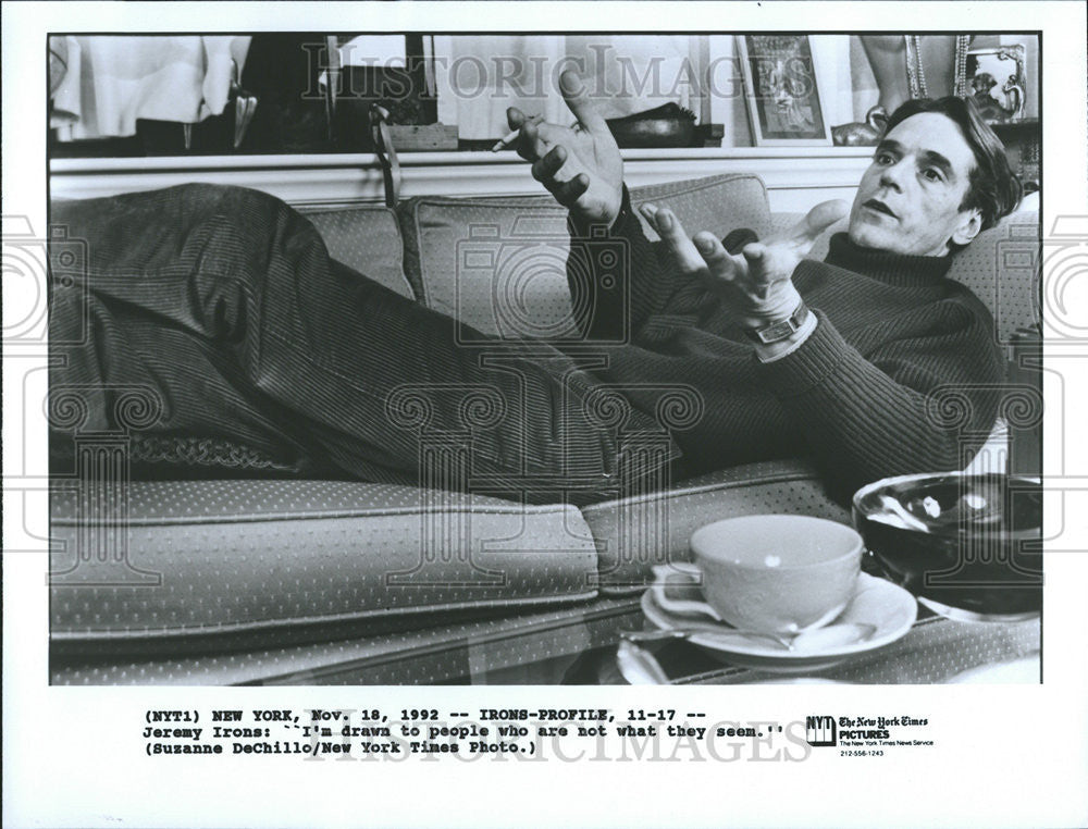 1992 Press Photo Profile Jeremy Irons NY Times English actor - Historic Images