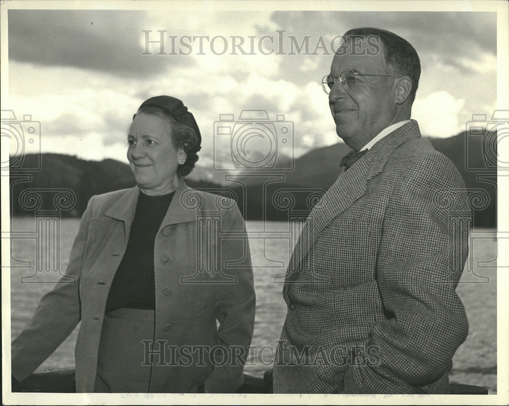 1952 Press Photo Mr Mrs Frank Leeman Canadian Rockies Jasper Park Lodge Resort - Historic Images