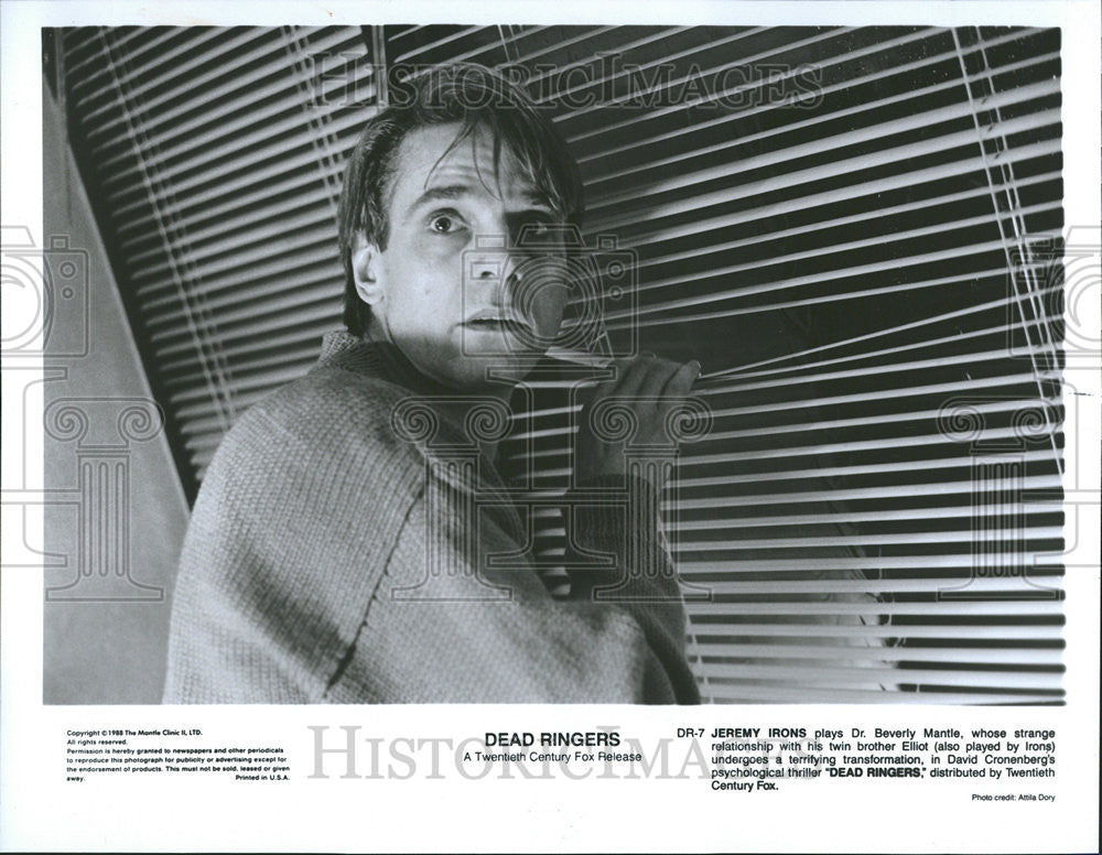 1988 Press Photo Jeremy Irons, in &quot;Dead Ringers&quot; - Historic Images