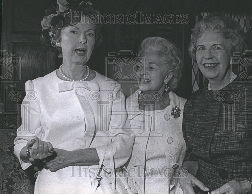 1965 Press Photo Mrs. Bennet, Mrs. Carruthers &amp; Mrs. William Glass - Historic Images