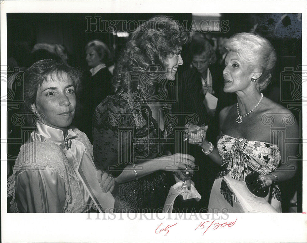 1986 Press Photo Socialite Diane Huttner - Historic Images