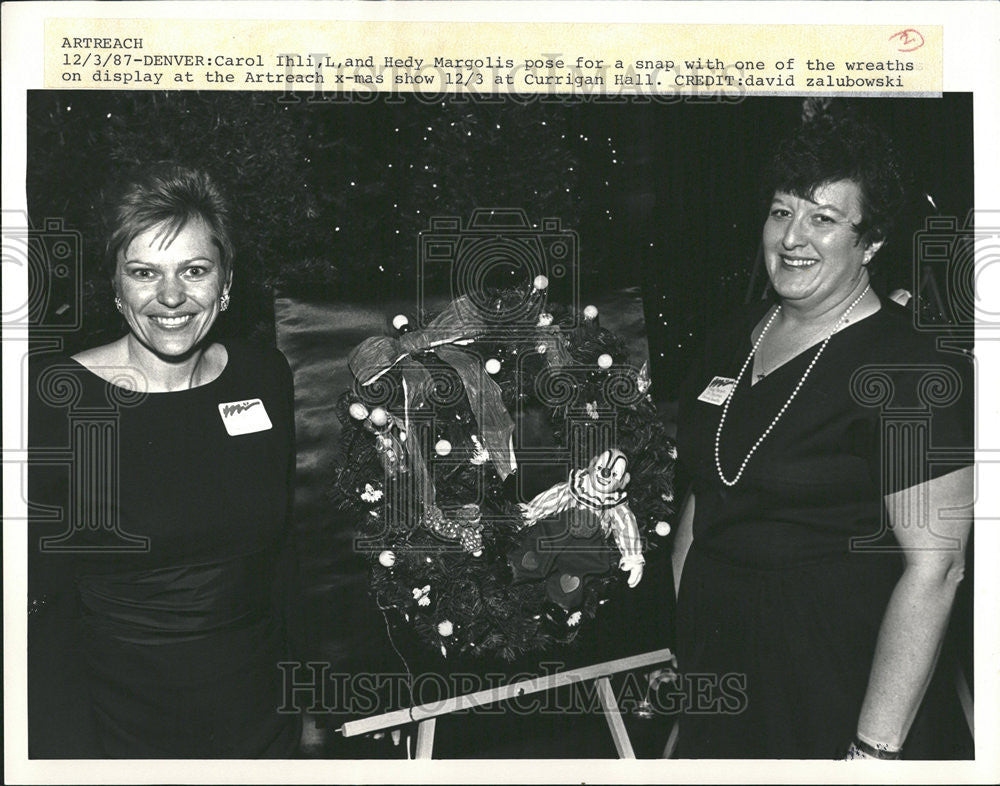 1987 Press Photo Carol Ihli/Hedy Margolis/Wreath/Christmas Show/Colorado - Historic Images