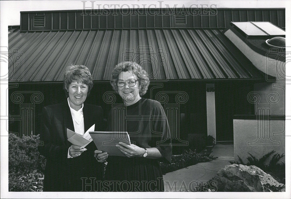1988 Press Photo Lawfirm Consultant Kay Hutchinson, Jane Gill - Historic Images