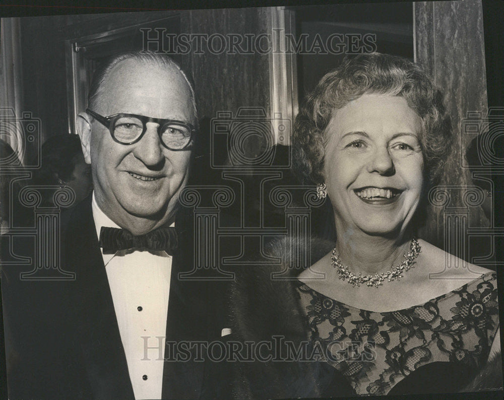 1960 Press Photo William Glass European Tour Grass Greener - Historic Images