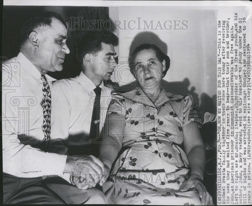 1954 Press Photo Czechoslovakia American Prisoner John Hvasta Released - Historic Images