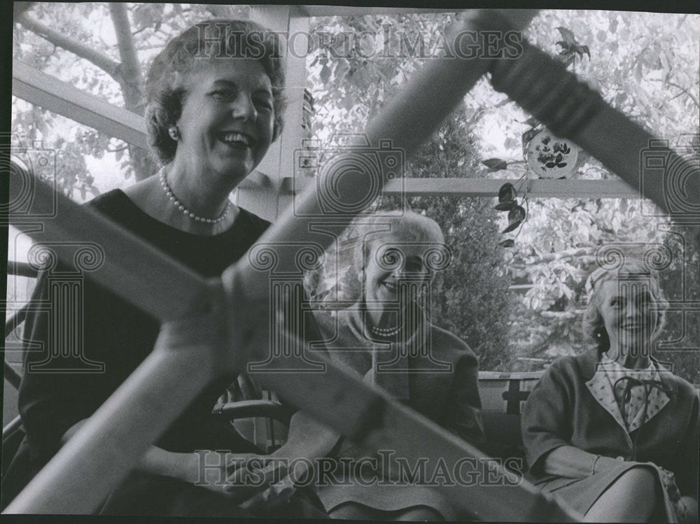 1961 Press Photo Woman Sitting Prettily During Meeting - Historic Images