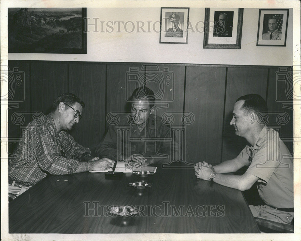 1969 Press Photo Employees Union Fort Carson Colorado Cowan Glaszer Murray - Historic Images