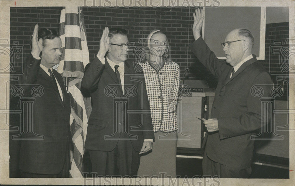 1966 Press Photo Denver Judge B. L. Jordan swears in successor James T. Ayers - Historic Images