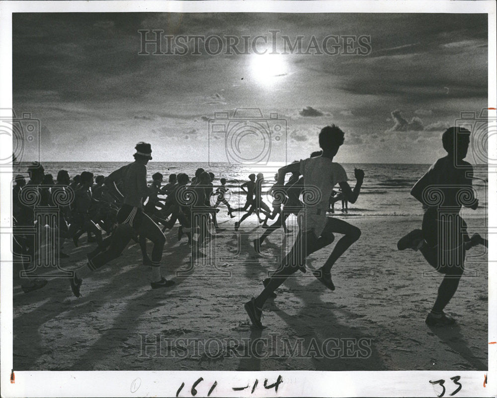 1985 Press Photo Suncoast Runners Club - Historic Images