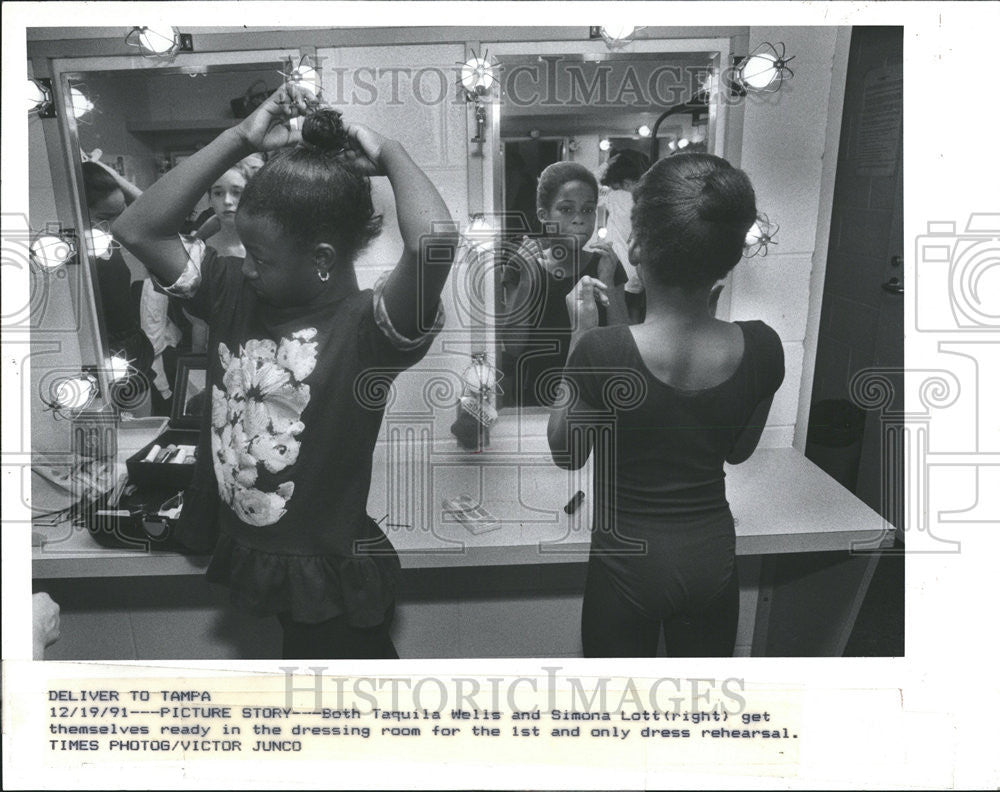 1991 Press Photo Taquila Wells Simona Lott Nutcracker Ballet - Historic Images