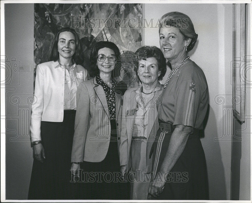 1981 Press Photo Mrs William.Duster Theron Nelson James Roche - Historic Images