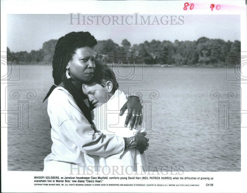 1988 Press Photo Whoopi Goldberg Jamaican Clara Young David Hart - Historic Images