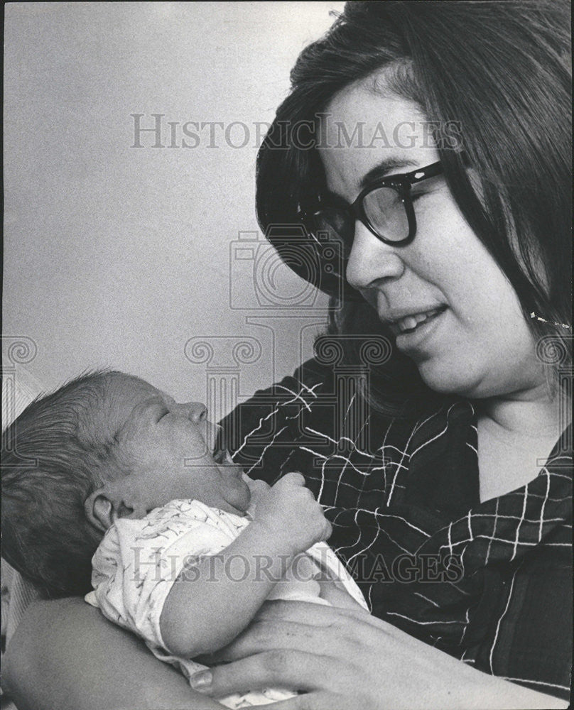 1966 Press Photo Mrs. William Bacon - Historic Images