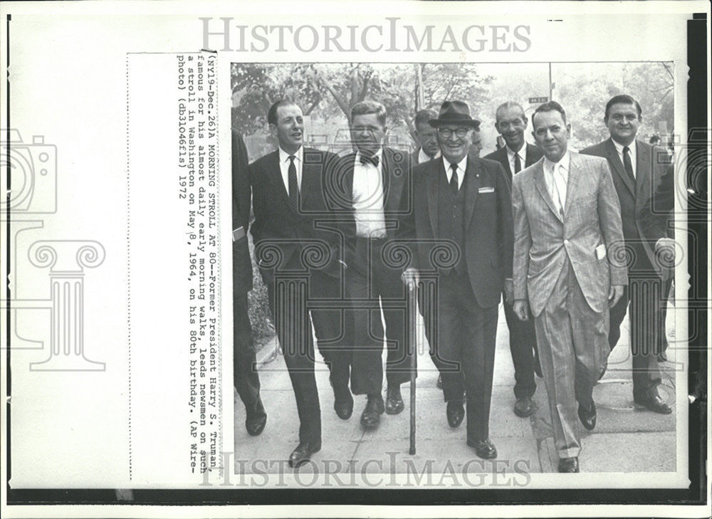 1972 Press Photo Former President Harry Truman Takes Morning Stroll - Historic Images