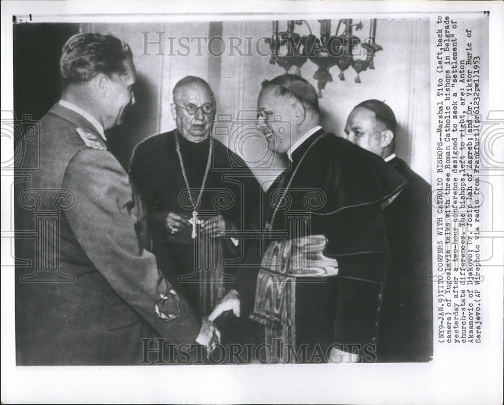 1953 Press Photo Marshal Tito Talk with Three Roman Catholic Bishops in Belgrade - Historic Images