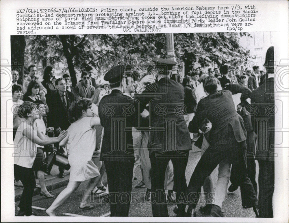 1966 Press Photo Police American Embassy Communist Demonstrator Protest Bombing - Historic Images