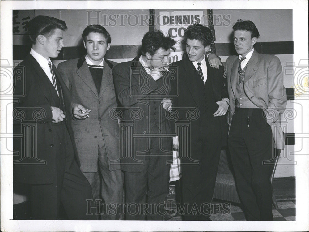 1954 Press Photo Great Britain London Area Edwardians - Historic Images