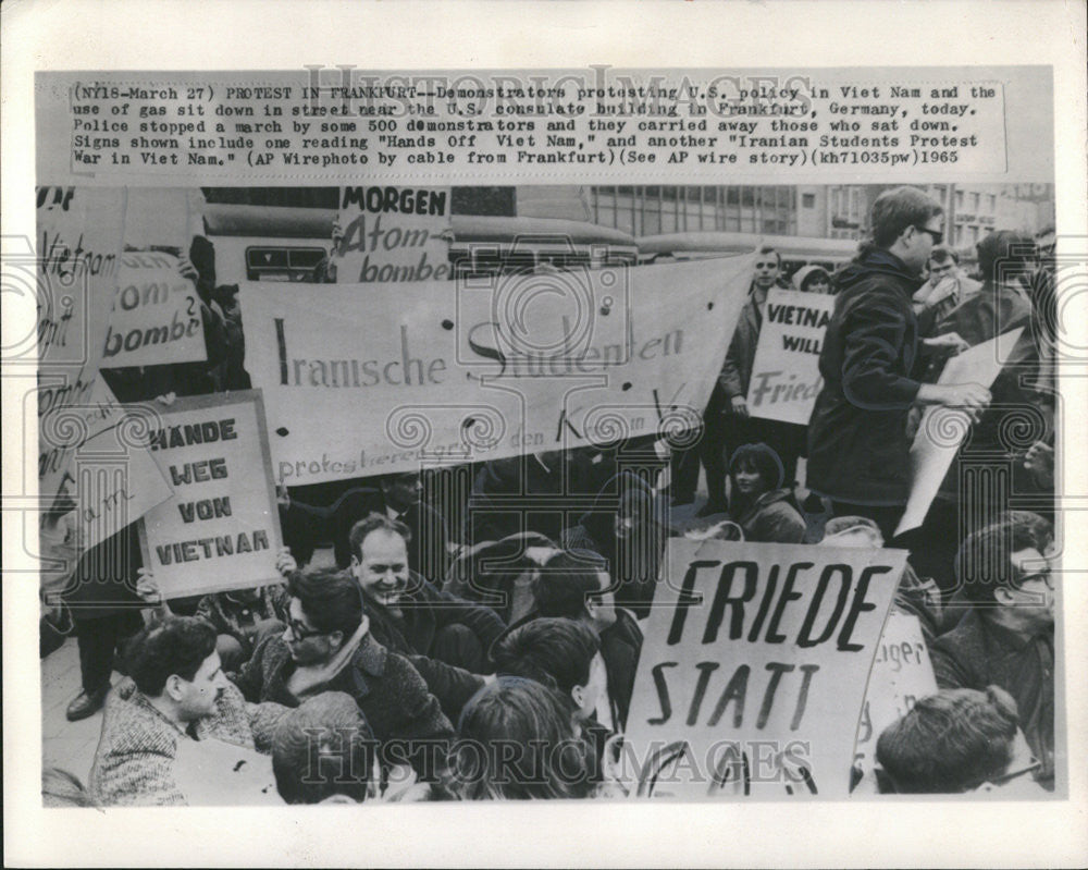 1965 Press Photo Protest In Frankfurt, Germany - Historic Images
