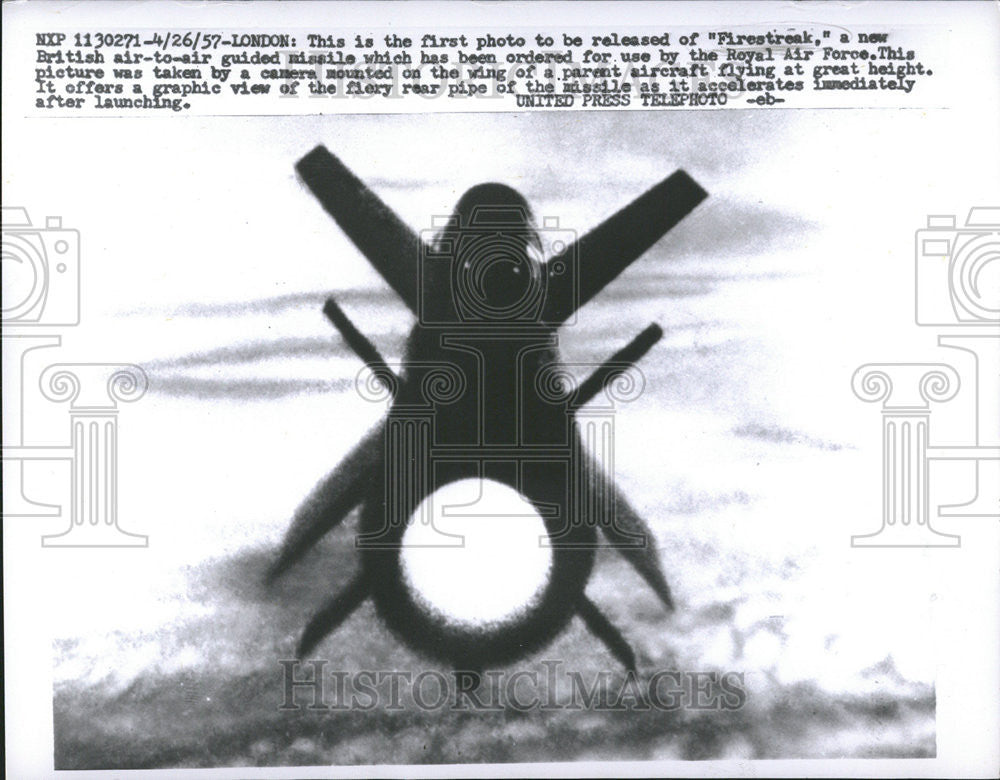 1957 Press Photo First Photo to be Released of New British Missile &quot;Firestreak&quot; - Historic Images