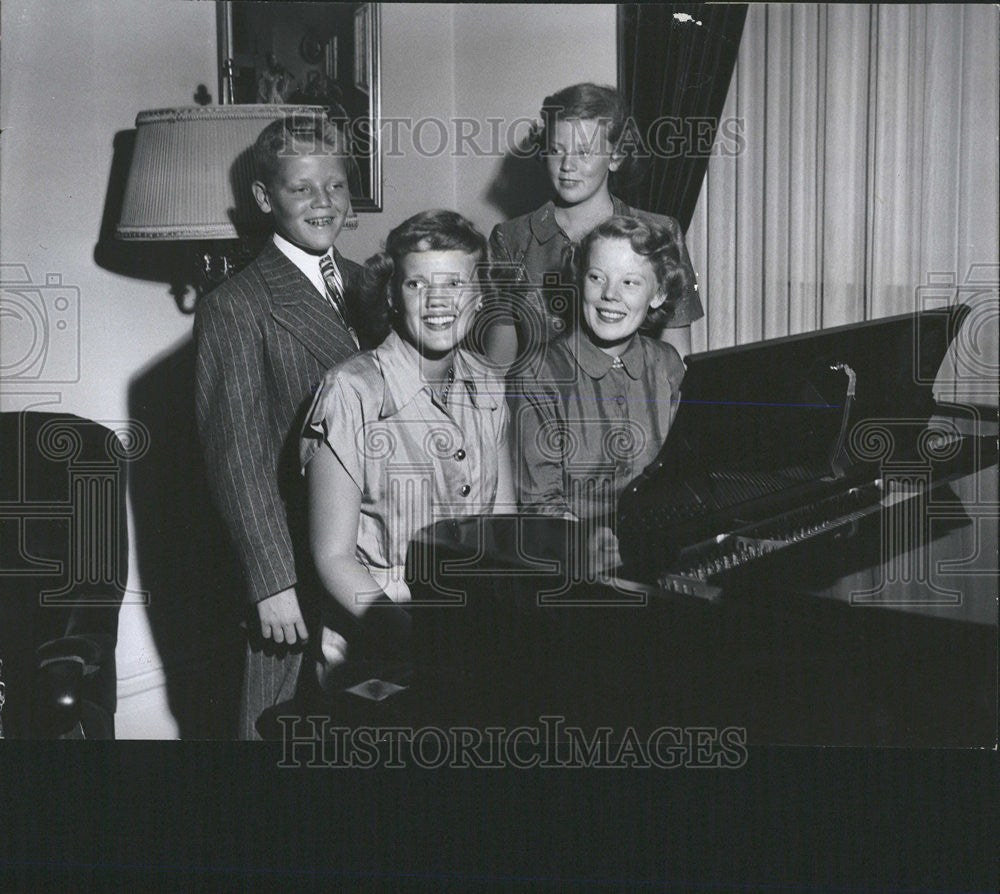 1948 Press Photo Children of the Earl Warren Family. - Historic Images