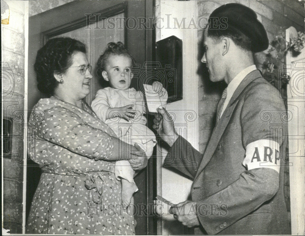 1942 Press Photo Sugar Rationing Ottawa Ontario Canada - Historic Images