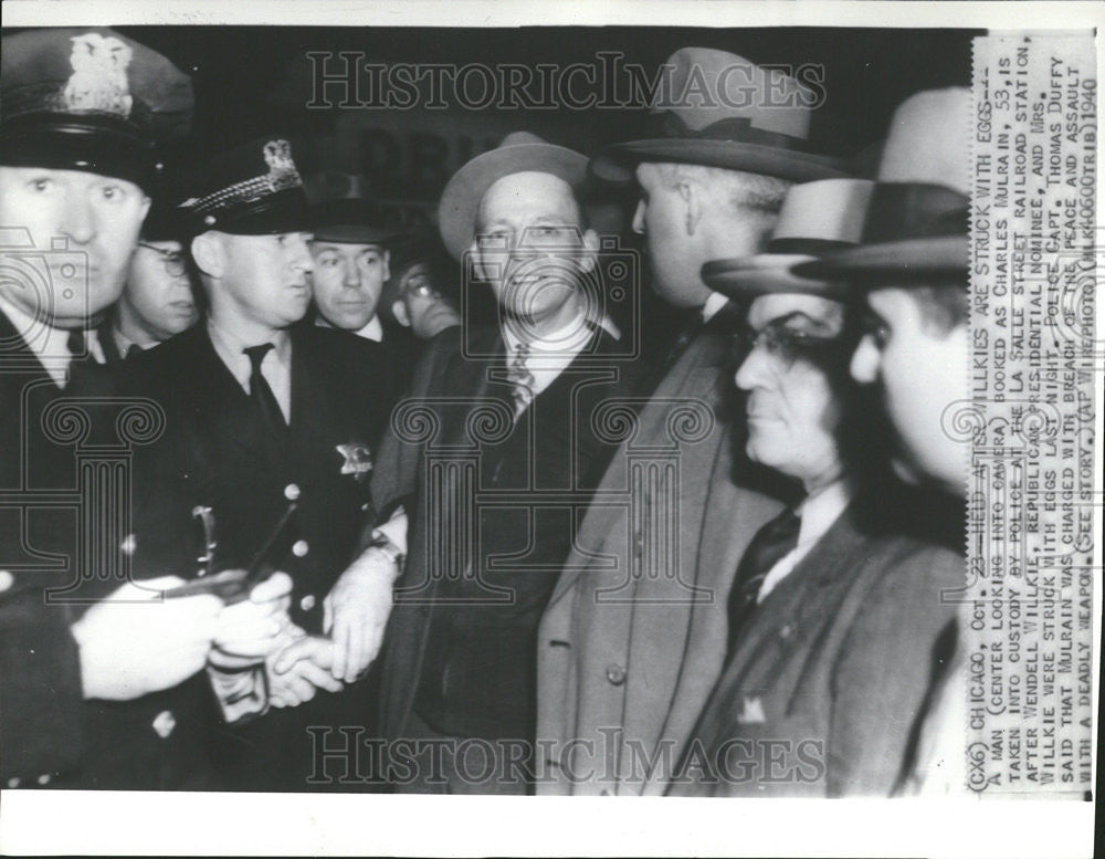 1940 Press Photo Charles Mulrain La Salle Street Railroad Station Wendell Police - Historic Images