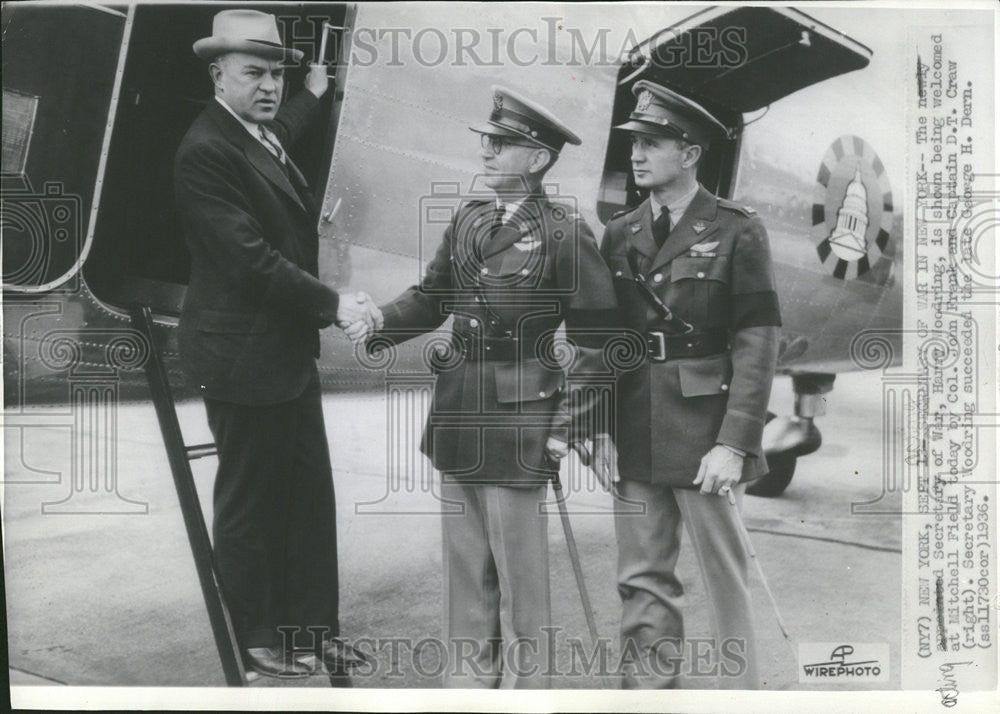 1936 Press Photo Harry Woodring war secretary Col John Frank Mitchell Field chat - Historic Images