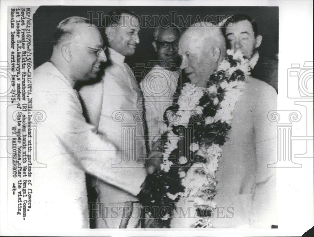 1960 Press Photo Nikita Khrushchev West Bengal Communist Leader Acharvya Garland - Historic Images