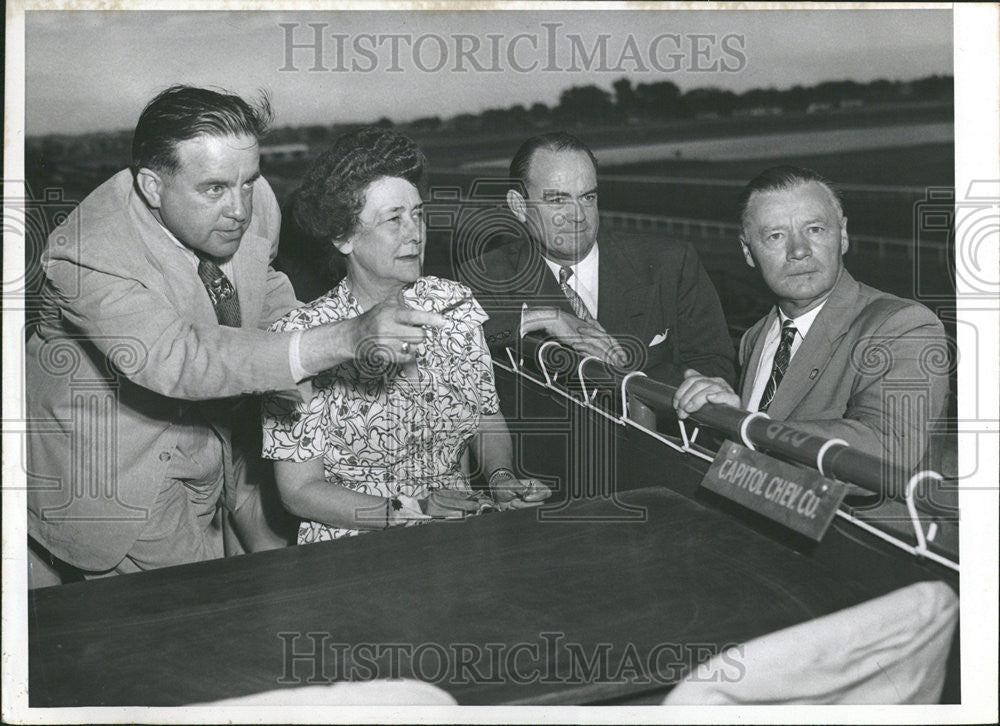 1950 Press Photo Marvin Millsap Head Capitol Chev Company Chicago Illinois - Historic Images