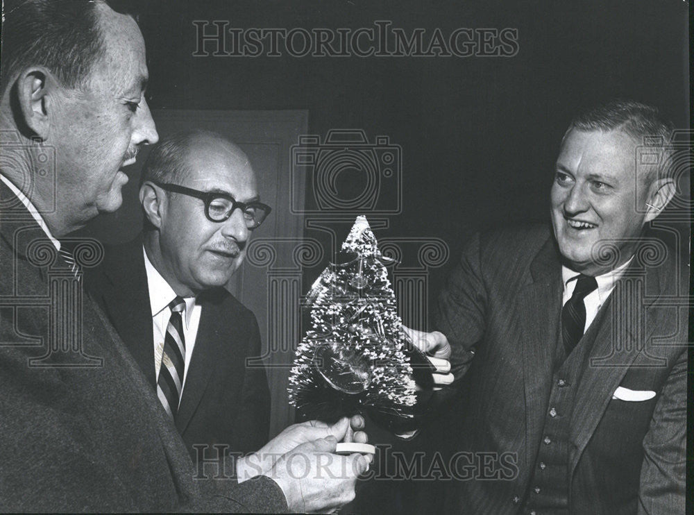 1958 Press Photo Denver Better Business Bureau Mayor Will Nicholson Director - Historic Images