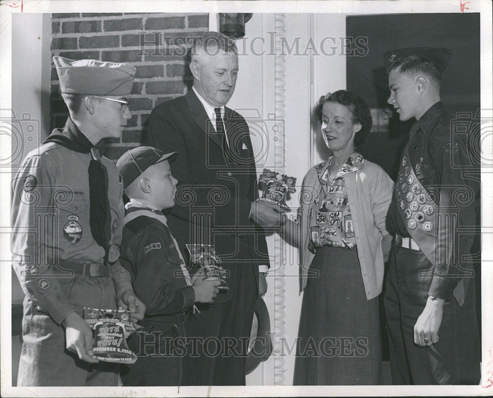 1956 Press Photo Denver Boy Scouts Greet Mayor Will Nicholson - Historic Images