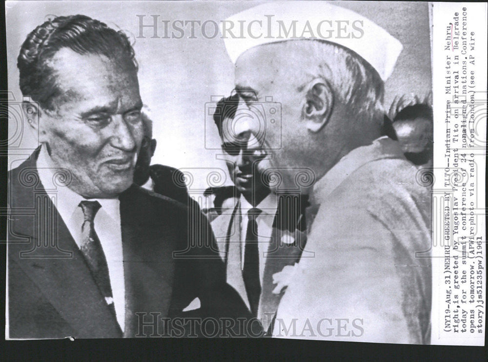 1961 Press Photo Indian PM Nehru greeted by Tito. - Historic Images