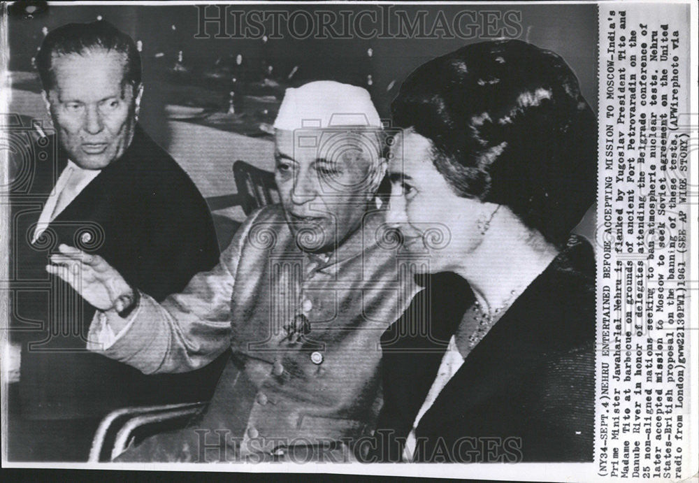 1961 Press Photo Yugoslav President Tito Minister Jawaharlal Nehru Moscow - Historic Images