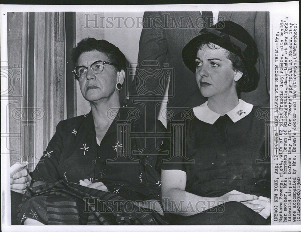 1960 Press Photo Mrs. Barbara Powers, Wife Of U2 Pilot &amp; Mrs. Monteen Brown - Historic Images