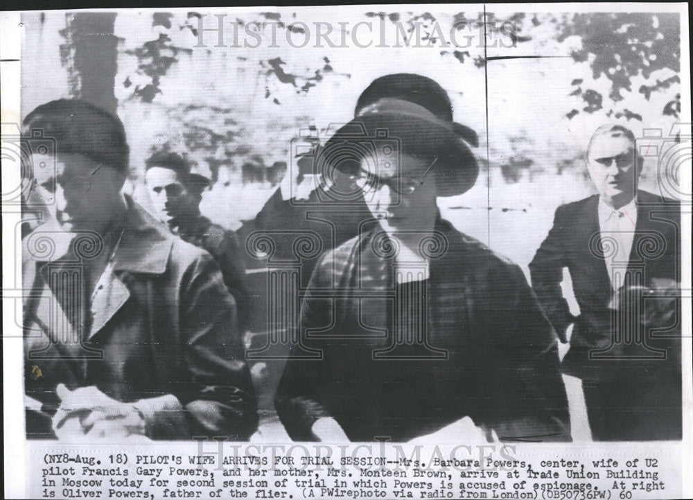 1960 Press Photo Mrs Barbara Powers Pilot Francis Gray Powers Mother Mrs Brown - Historic Images
