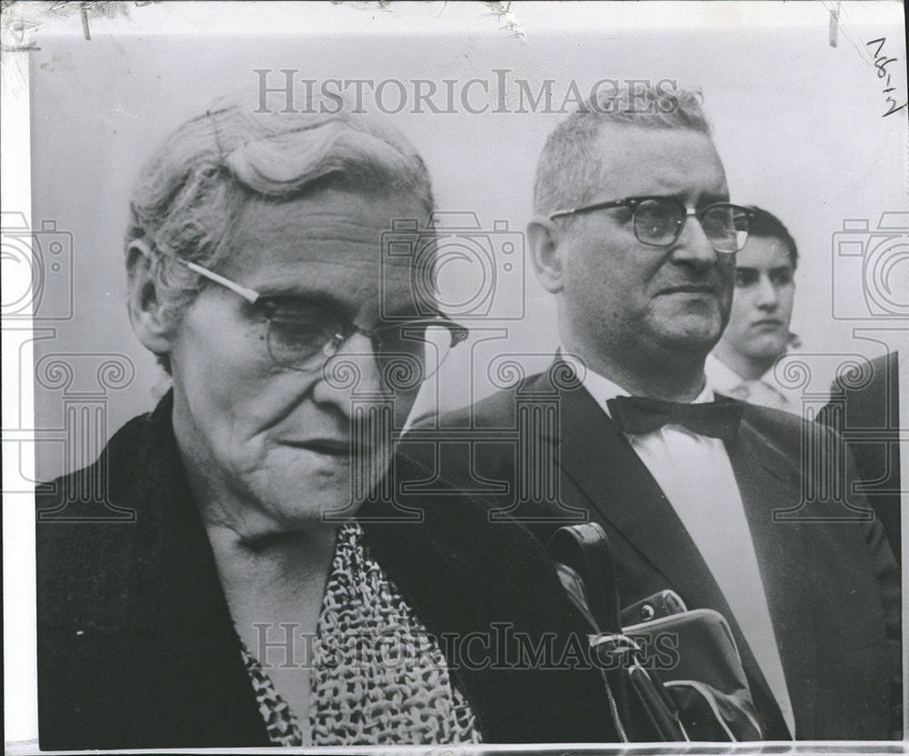 1960 Press Photo Francis Gary Powers Parents Espionage Trial Moscow - Historic Images