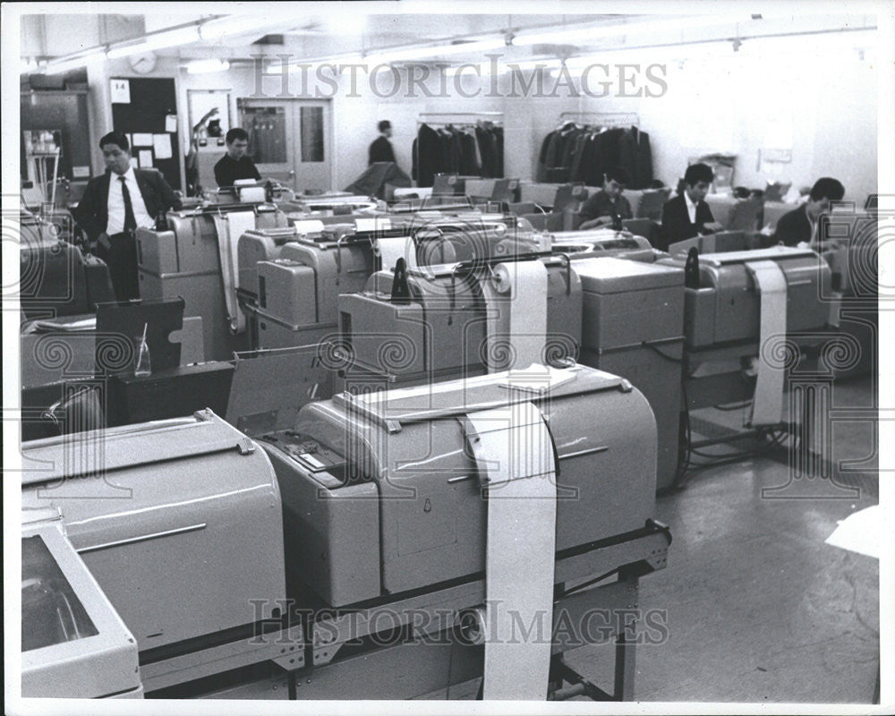 1965 Press Photo Japanese Press Officer Reporters Editors Newspapers Printing - Historic Images