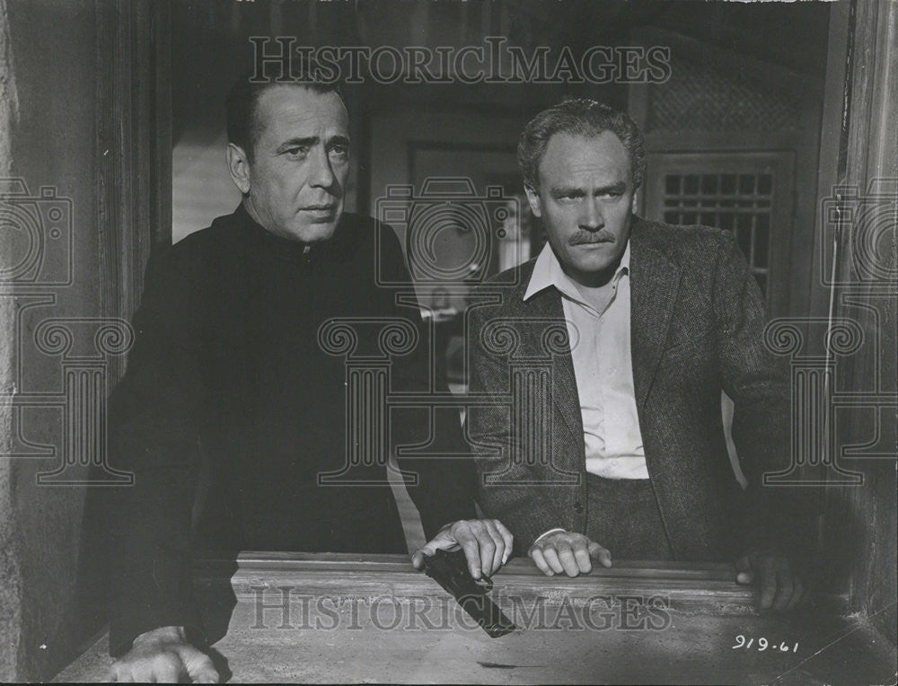 1965 Press Photo Humphrey Bogart Marshall Center Theater Left Hand God William - Historic Images