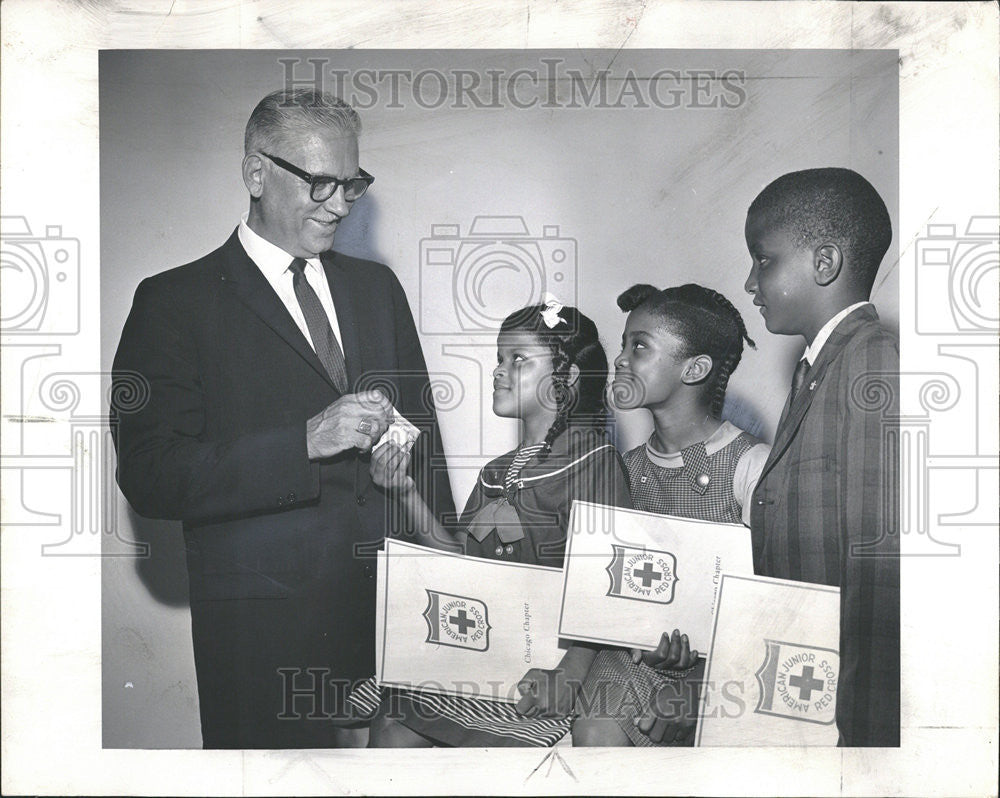 1968 Press Photo Aid Skopje Victim Fourth Grade Students Banneker Speical School - Historic Images